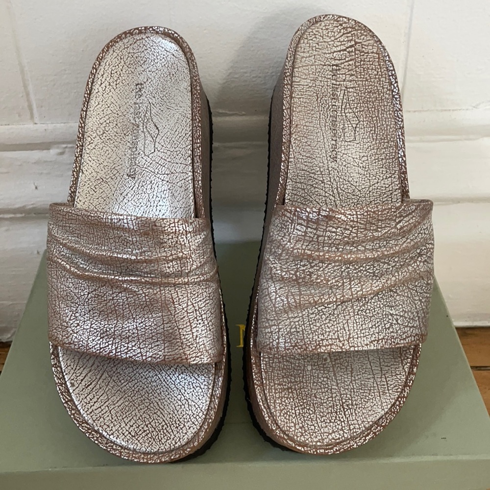 Platform slides shoes, silver.